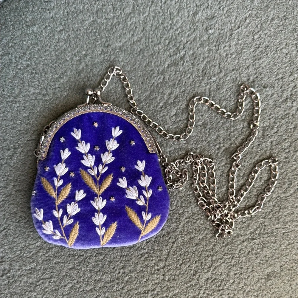 Hand Embroidered Purple and Silver Chain Purse - Picture 1 of 4